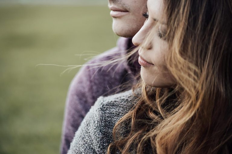 A Strong Relationship Has These 10 Telltale Signs