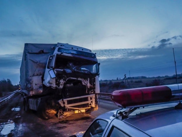 Why Commercial Truck Crash Investigations Often Begin Long Before a Lawsuit Is Filed